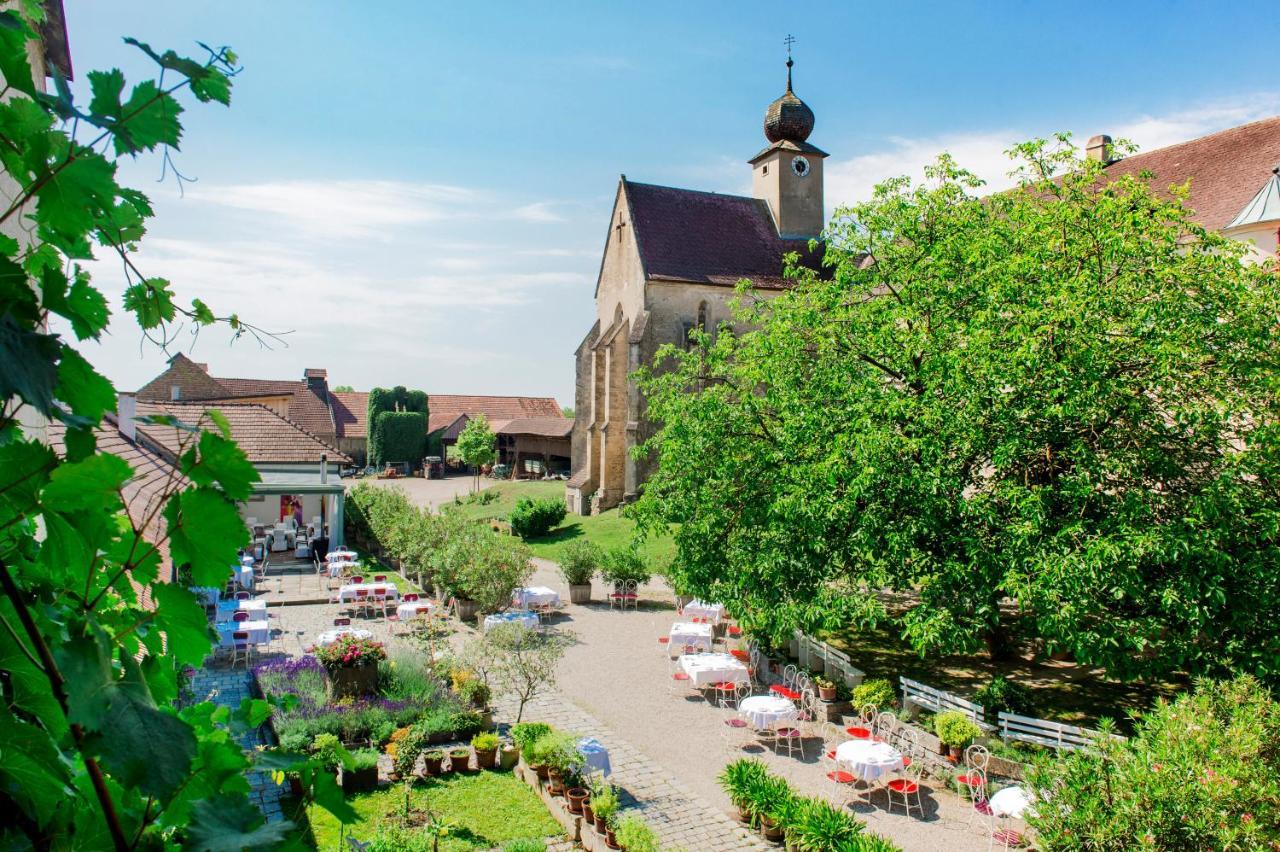 Gut Oberstockstall Hotel Kirchberg am Wagram Bagian luar foto